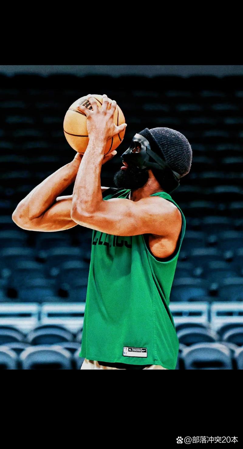 格纳布里：很高兴能拿下比赛，但最让人激动的是阿方索的回归（格纳布里：赢球令人欣喜，更让人振奋的是阿方索的复出）