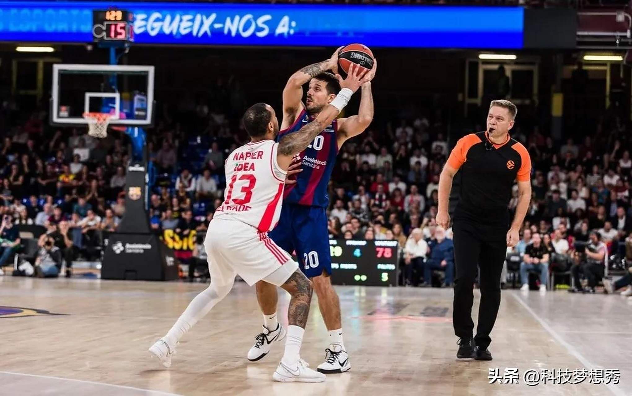 德媒：磁卡需大幅降薪才可能续约，队里已有他的接班人比朔夫（德媒：磁卡若不大幅降薪恐难续约，队内已将比朔夫视为其接班人）