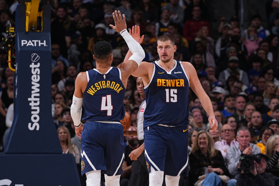 西蒙尼：巴埃纳在不同位置都能帮我们；我们有很大提升空间（西蒙尼：巴埃纳能在多位置发挥作用；我们仍有巨大提升空间）