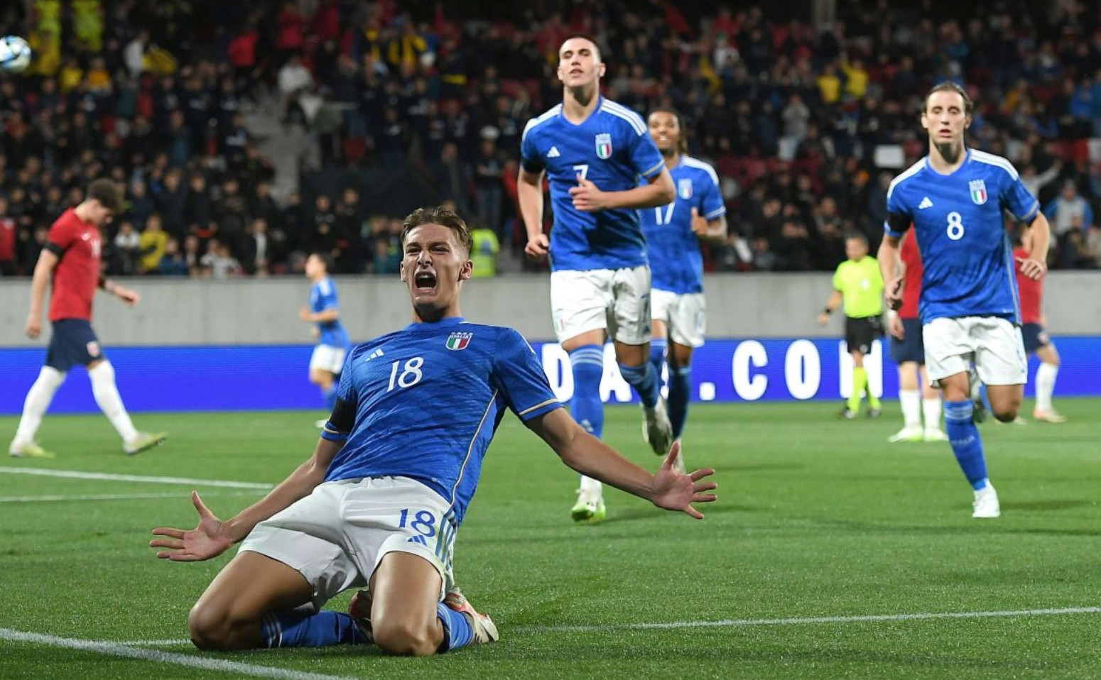 博主：在泰州参加完苏超冠军庆功会的亚泰U21球员已返回长春（博主称：亚泰U21球员在泰州出席苏超冠军庆功会后已返长春）