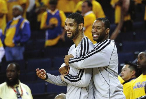 桑巴旅欧报169：安东尼起舞怒造三球，桑托斯传射客场擒狼（桑巴旅欧第169期：安东尼舞步制三球，桑托斯传射助客场击败狼队）