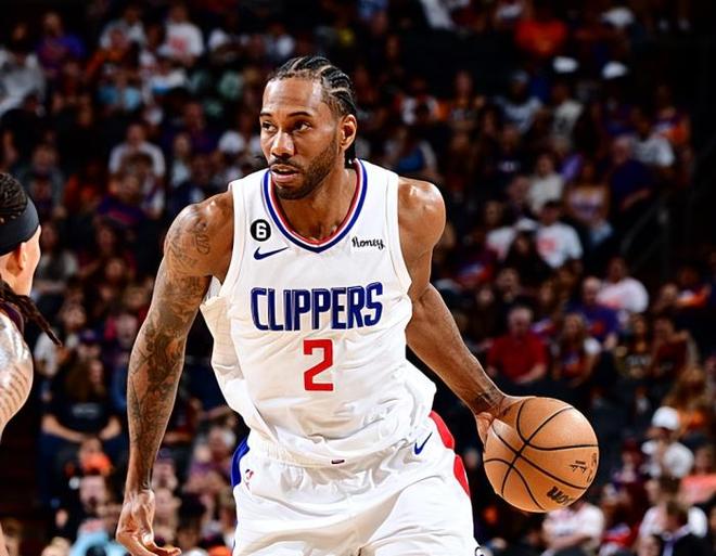 为何近期首发阵容稳定？瓜迪奥拉打趣：我不想再被媒体批评了（近期首发未变，瓜迪奥拉笑称：不想再挨媒体批评）