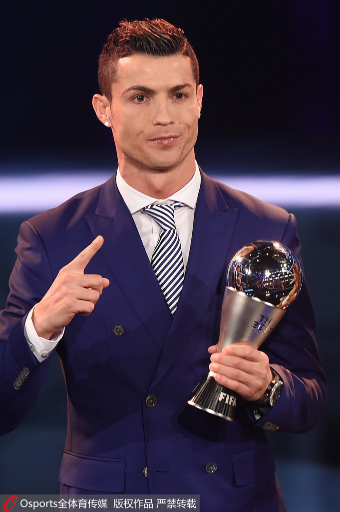 随着AC米兰3-2大逆转，意甲最新积分榜出炉：榜首易主+前三重洗牌