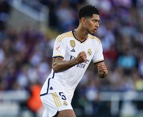 汉堡2-1斯图加特，法比奥-维埃拉破门，格拉策尔建功（法比奥-维埃拉破门、格拉策尔建功，汉堡2-1击败斯图加特）