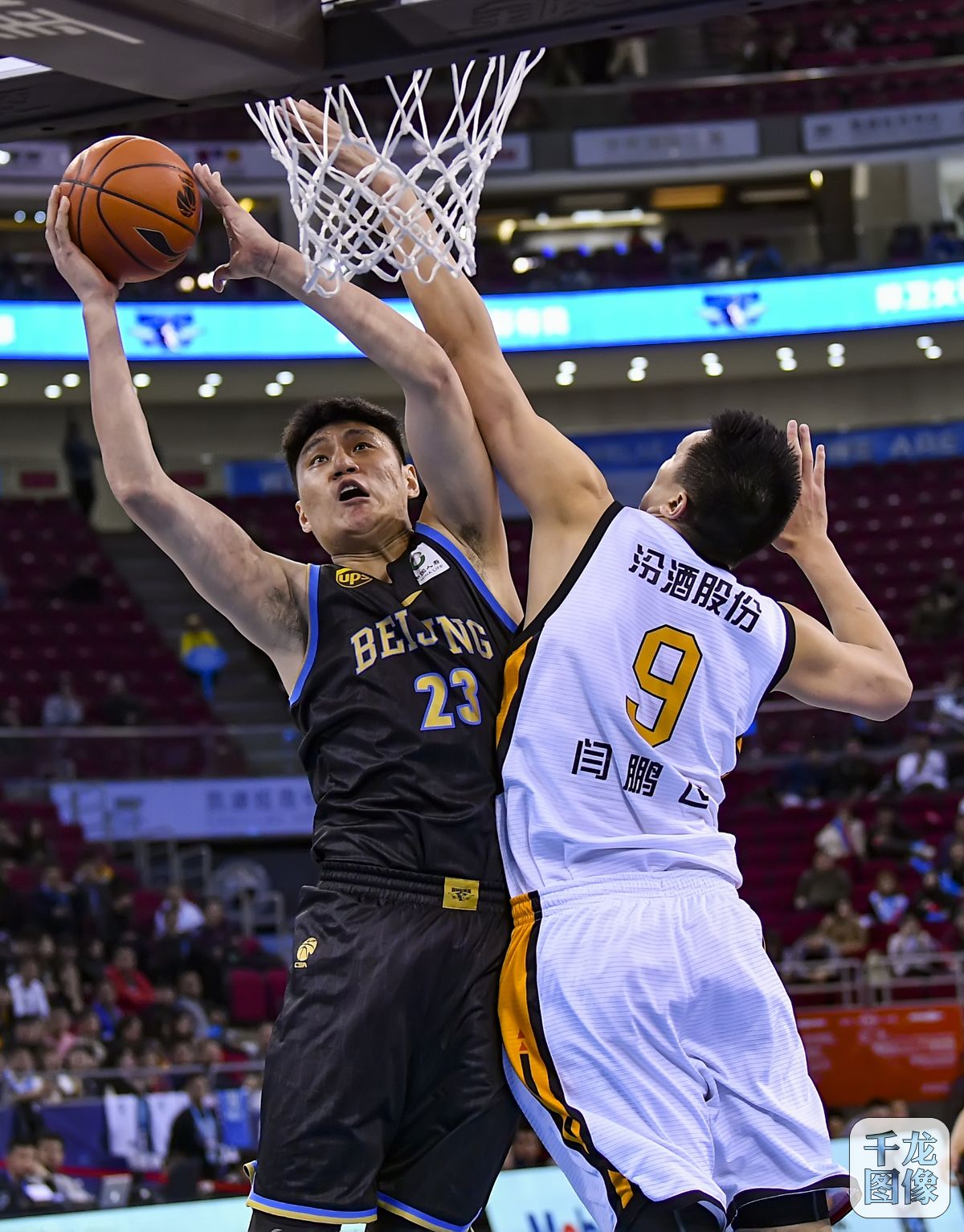 斯基拉：国米派球探考察卡利亚里20岁的右翼卫帕莱斯特拉（斯基拉：国米派遣球探赴卡利亚里考察20岁右翼卫帕莱斯特拉）