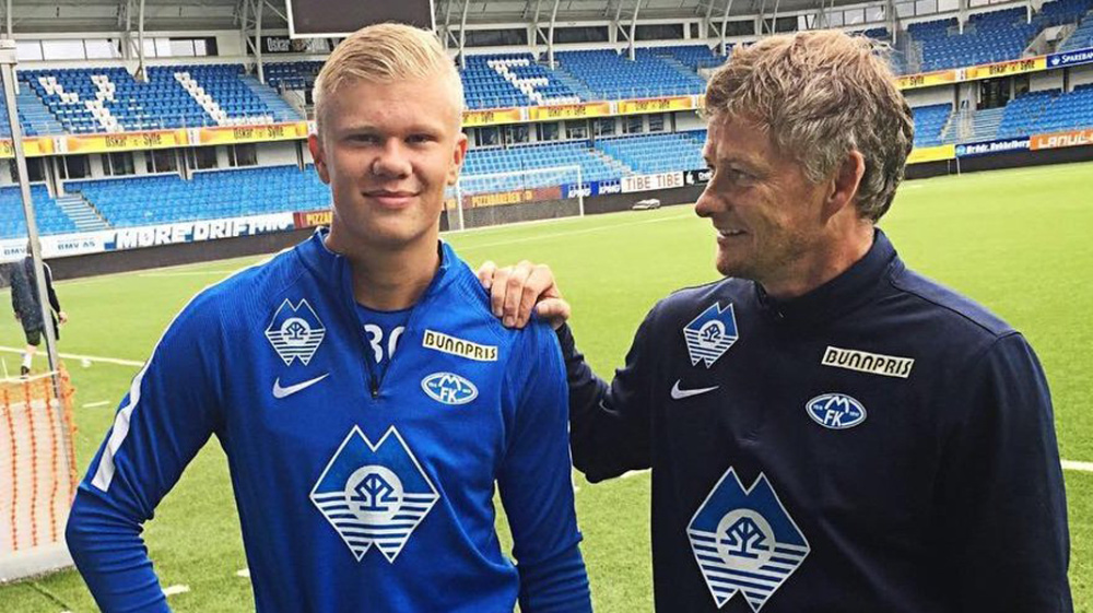 手感回暖！唐斯半场7中2仅拿6分&第三节独拿11分（手感复苏！唐斯上半场7投2中仅6分，第三节发力独取11分）