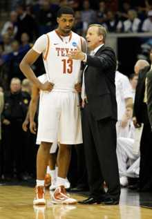 德甲官博祝贺邵佳一：期待邵佳一带领中国国家队走向更高舞台（德甲官微致贺邵佳一：期待其率国足迈向更高舞台）