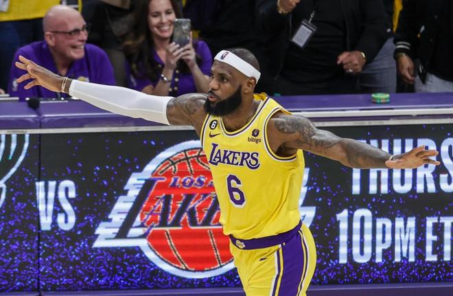 手感出色！埃奇库姆单节14分刷新个人单节得分新高（状态火热！埃奇库姆单节轰下14分，改写个人单节得分纪录）