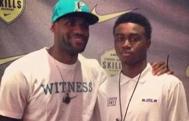 亚洲电竞锦标赛英雄联盟决赛：中国0-3不敌韩国，无缘冠军（中国队在亚洲电竞锦标赛《英雄联盟》决赛0-3负于韩国，无缘冠军）