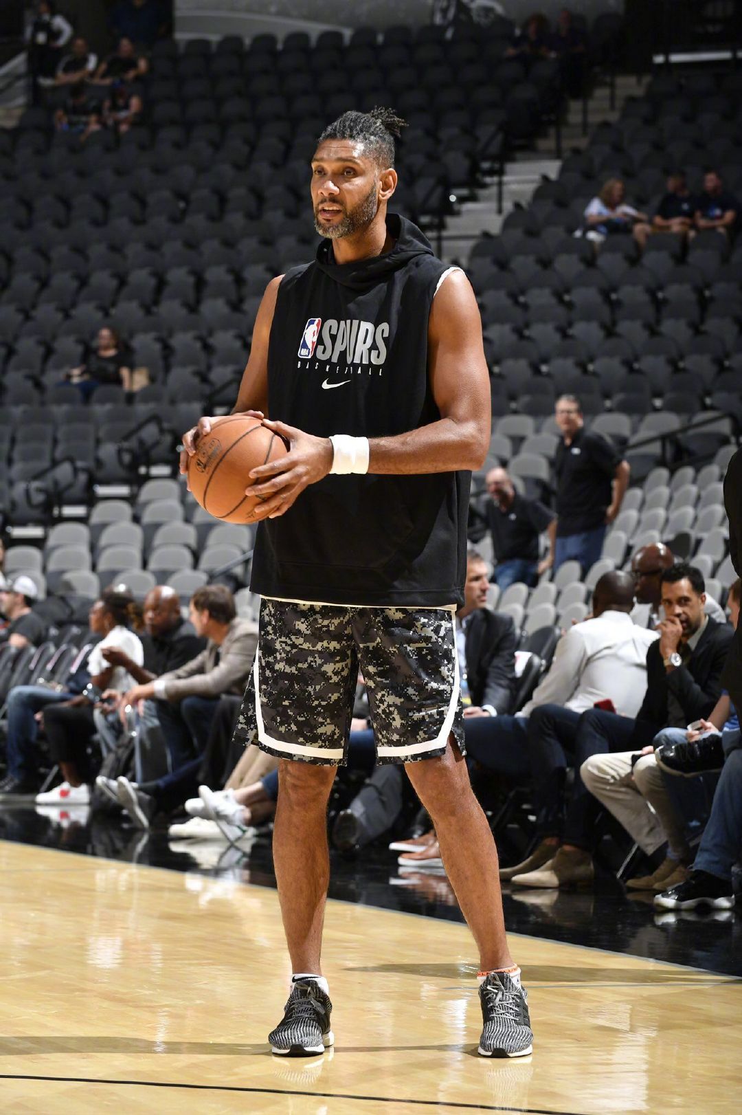 三连败！利物浦1-4埃因霍温，范戴克送点，德里乌赫双响（利物浦三连败：1-4负于埃因霍温，范戴克献点，德里乌赫梅开二度）