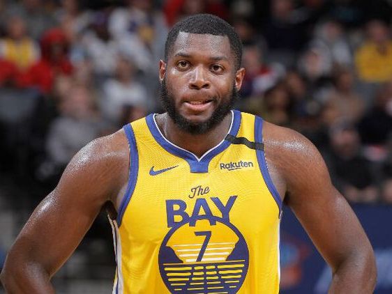 湖人詹姆斯关键封盖锁定胜局（詹姆斯致胜封盖助湖人取胜）