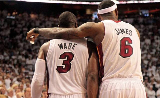 记者：阿隆索最近两天小范围会面球员，试图拉近彼此的距离（记者：阿隆索近两日小范围与球员交流，力求拉近关系）