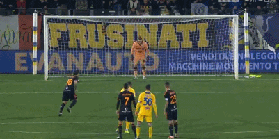 亚泰官方：对刘议阳实施“三停”；此前他被女友控诉出轨、裸聊