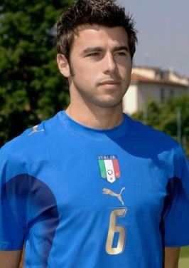 海港夺冠历程：上半程排第4，对BIG4仅取1分；下半程11胜2平2负（海港问鼎之路：前半程第4、对BIG4仅1分；后半程11胜2平2负）