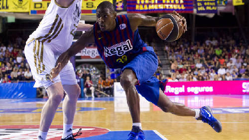 格纳布里：凯恩在防守中表现出色，进球归功于球队定位球教练（格纳布里称赞凯恩防守出色：进球功劳属于球队的定位球教练）