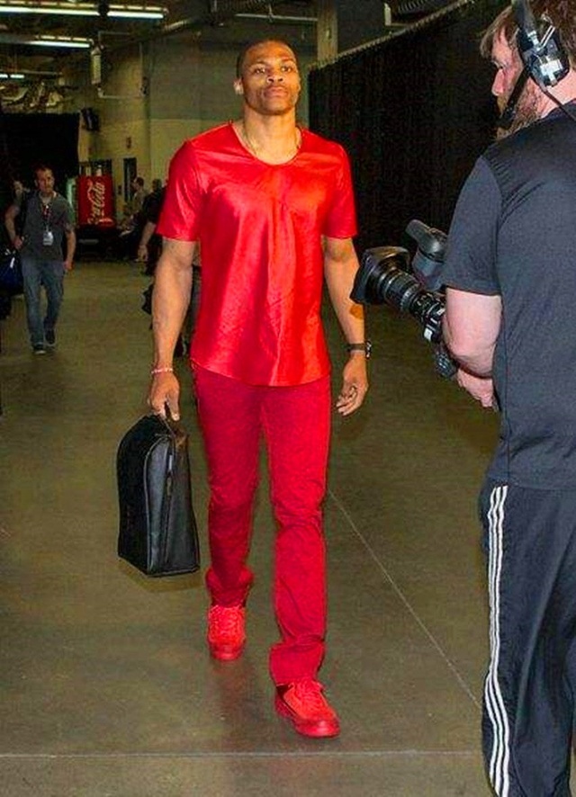 火箭哈登连续三场得分30+（哈登为火箭连砍三场30+得分）