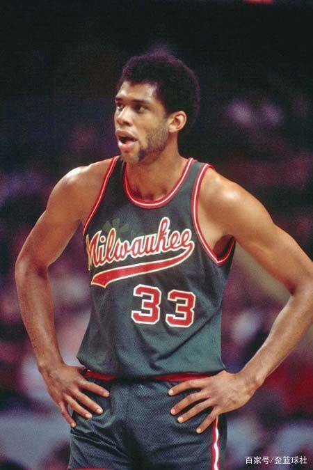 记者：若森林对安德森要价一直很高，曼城会选择埃德松（记者：若森林对安德森坚持高要价，曼城会留用埃德松）